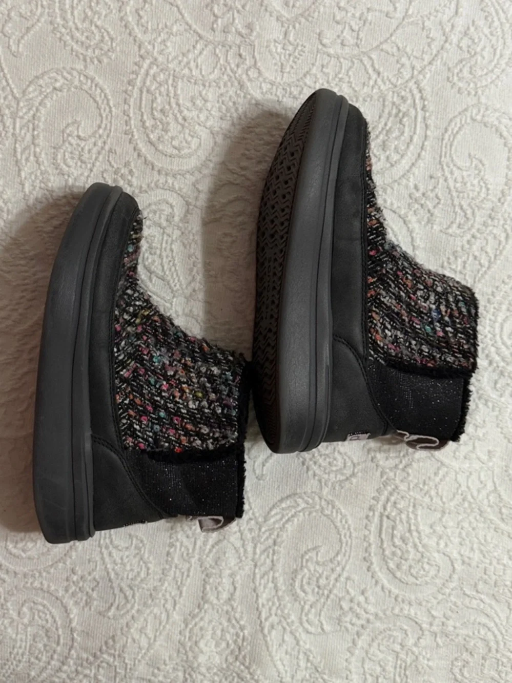 Hey Dude Boots Size 3 Girls Black Funfetti Multicolor Knit